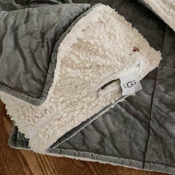 UGG Gray and Cream pillow covers - Picture 1 of 3